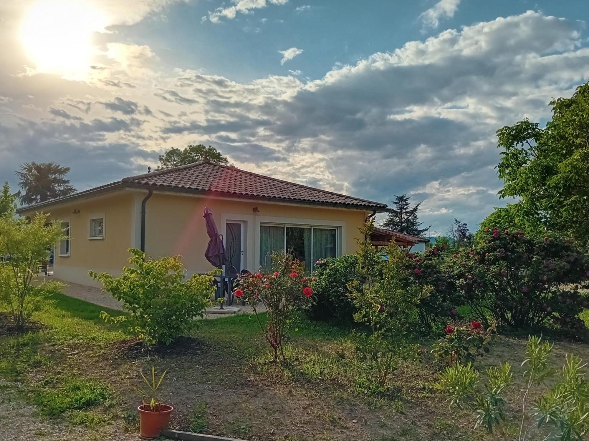 Gite L'Entraxe Tres Lumineux Au Coeur De Saint Didier Ngoại thất bức ảnh